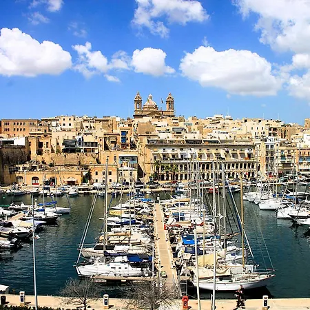 Six In - Panoramic Marina View - 3 3 Baths - Valletta Ferry