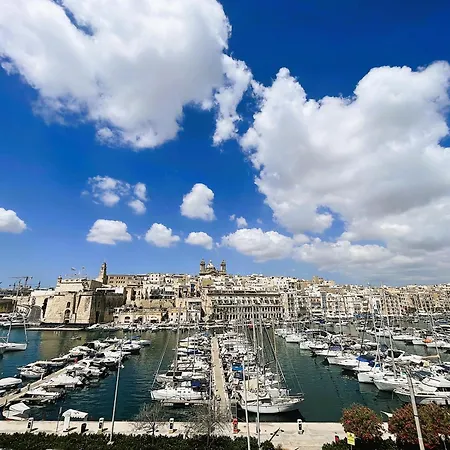 Six In - Panoramic Marina View - 3 3 Baths - Valletta Ferry